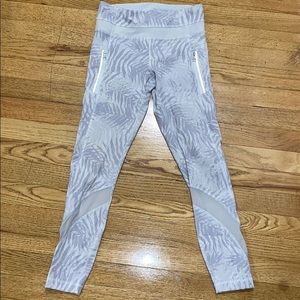 Lululemon Inspire Tight 7/8 Palm Nimbus size 4